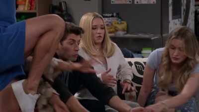 Oh, interpretative dance.
It's happening again. - Pretty Smart