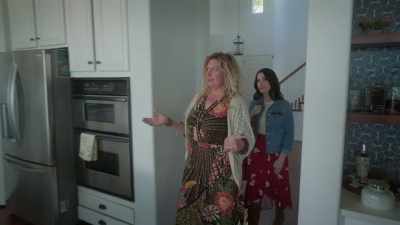 - Oh, and it comes with
this gorgeous kitchen. - Hiding from My Husband