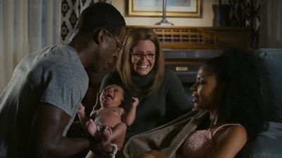 - Oh!
- It's a girl. - This Is Us