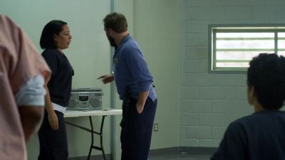 Oh, it's, uh...
I think the song's skipping. - Orange Is the New Black