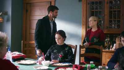 Oh, Julia, I put your pajamas
up on your bed. - The Christmas Listing