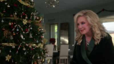 Oh, just think about what kind
of statement you could make. - Ladies of the '80s: A Divas Christmas