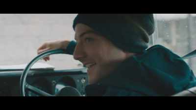 - Oh, you just wanna...
- (Seatbelt clinks) - Edie