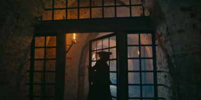 Oh, knees don't bend that way! - The Completely Made-Up Adventures of Dick Turpin
