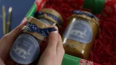 Oh, you know my wife loves
the raspberry vanilla jam. - Time for Me to Come Home for Christmas