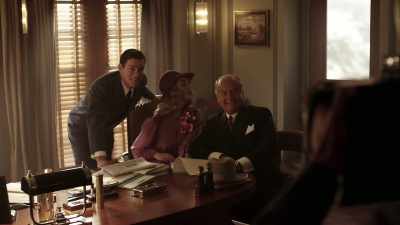 -Oh.
-(laughs) - The Last Tycoon