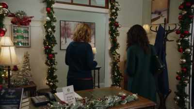 - Oh, Lawrence Davis, he passed
away almost nine years ago. - Magic in Mistletoe