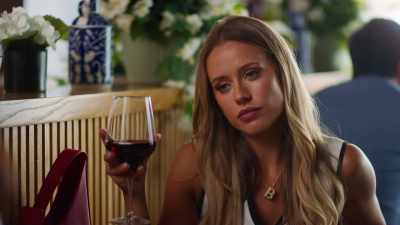 Oh, like those pretentious
actors and indie rockers - Christmas in the Spotlight