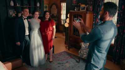 Oh, look at this.
All right, three, two, one. Okay. - Sweet Magnolias