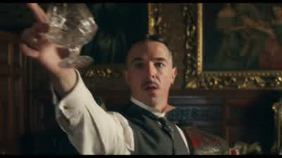 - -Oh, look, I've dropped something. - Peaky Blinders