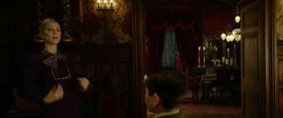 Oh, look,
the giant head is angry. - The House with a Clock in Its Walls