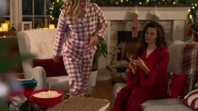Oh look, there it is. - The Secret Gift of Christmas