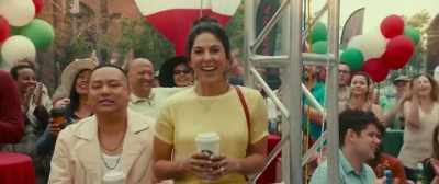 - Oh, look what that guy did!
- Paesano, you got this! - Little Italy