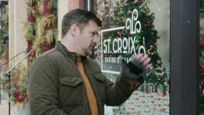 - Oh, looks like it's leanin'
a little bit to the left. - Christmas Lover's Anonymous