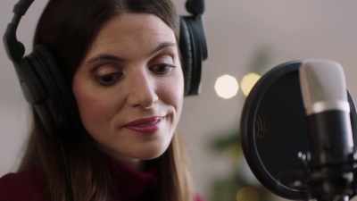 - Oh, looks like we've got - Jingle All the Way to Love