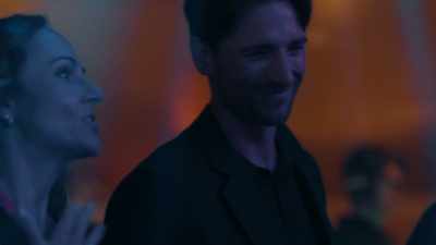 - Oh, love.
(slow rock music) - Curious Caterer: Forbidden Fruit