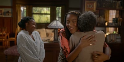 - Oh, Mama.
- Oh. It's so good to see you. - Shrinking