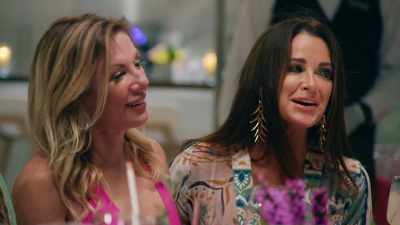 - Oh, marrying down.
- [laughs] - The Real Housewives Ultimate Girls Trip