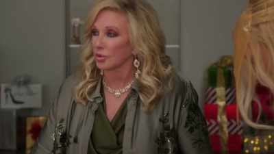 Oh, mother, please.
We all know about the affair. - Ladies of the '80s: A Divas Christmas