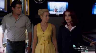 - Oh my, your dresswas so beautiful. - Wedding at Graceland