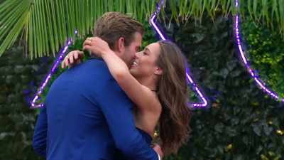 >> OH, MY GOD. - Love Island