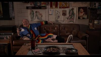 -Oh, my.
-I thought we deserved a little relaxation - Grace and Frankie