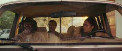 - Oh, yes!
- That is talking. - The Man Who Fell to Earth