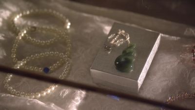 - Oh, that necklace, - Good Witch