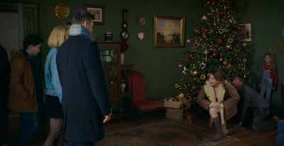 Oh, so nice to see you.
Welcome, welcome. - Surviving Christmas with the Relatives