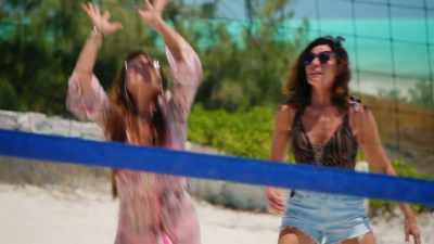 Oh, nice try.
- [screams] - The Real Housewives Ultimate Girls Trip