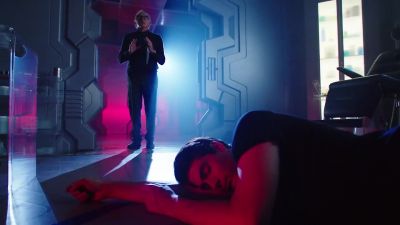 Oh, no. Don't be dead, Raymond. - DC's Legends of Tomorrow