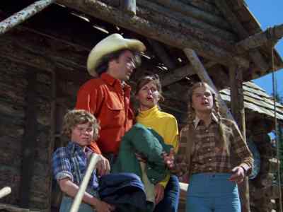 - Oh, no.
- Get some buckets! - Mountain Family Robinson