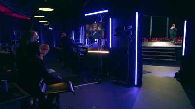- Oh, no. How did you know?
- Also, so oblivious. - Backstage with Katherine Ryan
