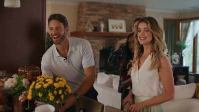 Oh, no, I don't
actually remember you. - Hearts Around the Table: Jenna's First Love