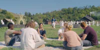 Oh, no, I'm too scared. - Midsommar