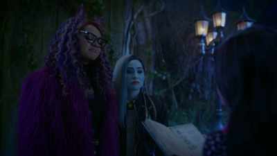 Oh, no, it's a powder spell.
Seriously advanced. - Monster High: The Movie