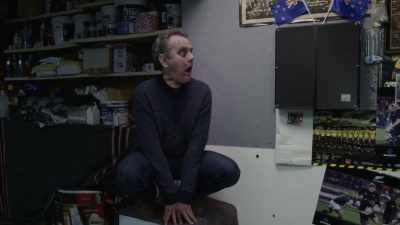 Oh, no, look, your neck
is gonna get really sore, - Wellington Paranormal