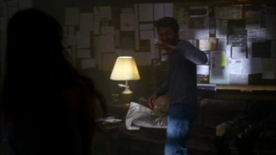 Oh, no! [ Muttering ]
Spencer!
No, you can't be here! - Burn Notice