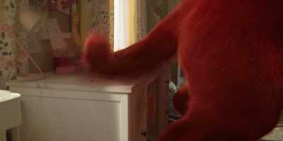 - Oh, no! My computer!
- [clatters] - Clifford the Big Red Dog