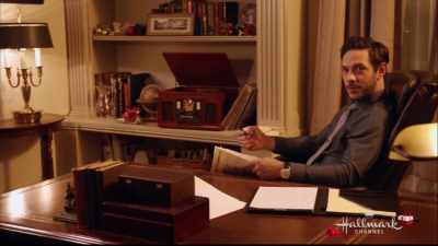 - Oh, no, no, no, - Christmas at Pemberley Manor
