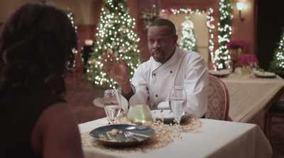 Oh, no, no, no,
there's no room left. - Christmas Hotel