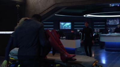 Oh, no, no. We need
to get her to a clean room, stat. - Supergirl