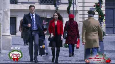 Oh, no, not in Italy. - Christmas in Rome