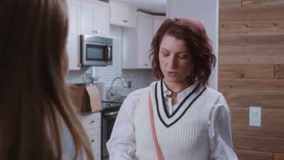 Oh, no. Oh.
Bad news? - Her Affair to Die For