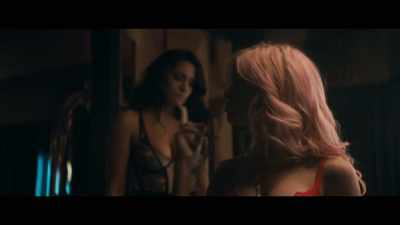 -Oh, no. Oh.
-(Lloyd grunts) - The Stand