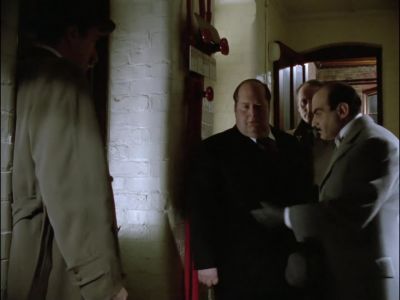 - Oh, no, please, after you. - Agatha Christie's Poirot