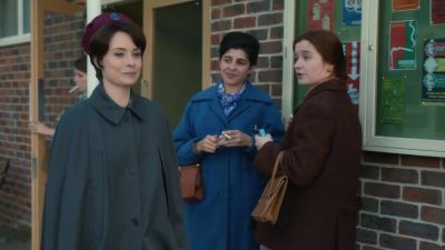 - Oh, No, thanks.
- Sure? Yeah. - Call the Midwife