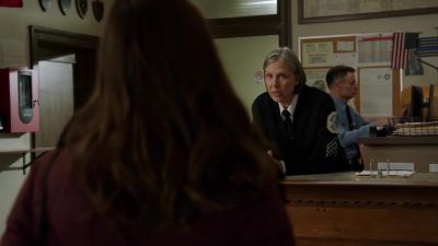 - Oh, no. Uh-uh.
Wouldn't do that. - Chicago P.D.