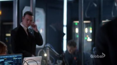 - Oh, no.
- What happened? - Timeless