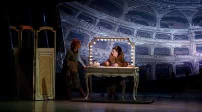 - Oh, not... Not your new coat!
- What? - Funny Girl